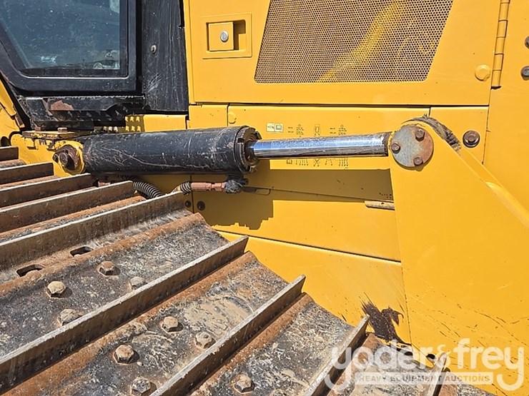 2018-caterpillar-d6n-lgp-image-28