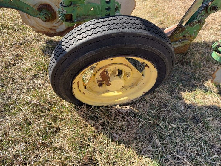 john-deere-three-point-three-bottom-plow-image-9