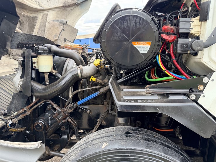 2014-international-prostar-image-74