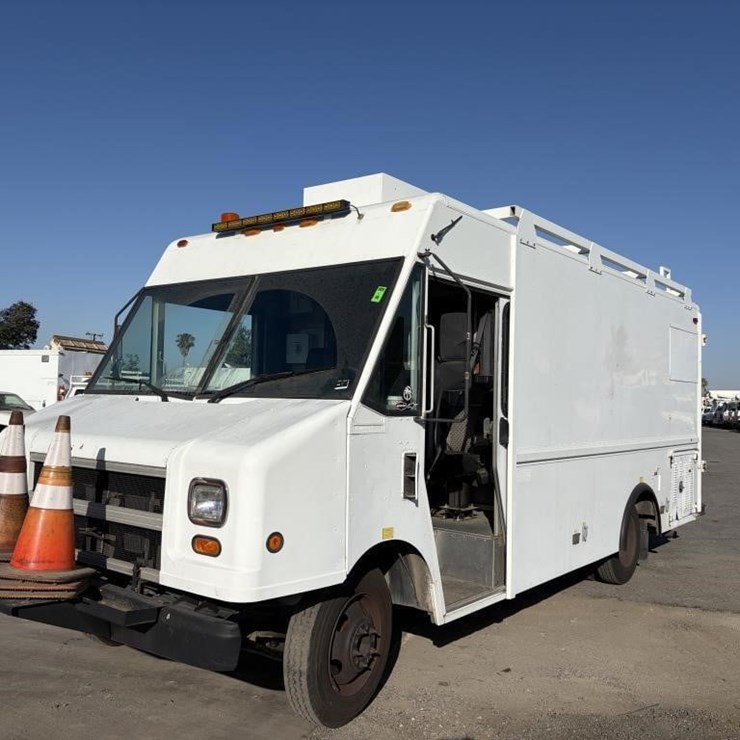 2002 WORKHORSE P42