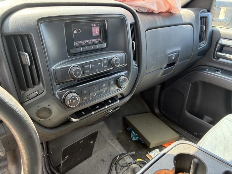 2015-gmc-3500hd-image-28
