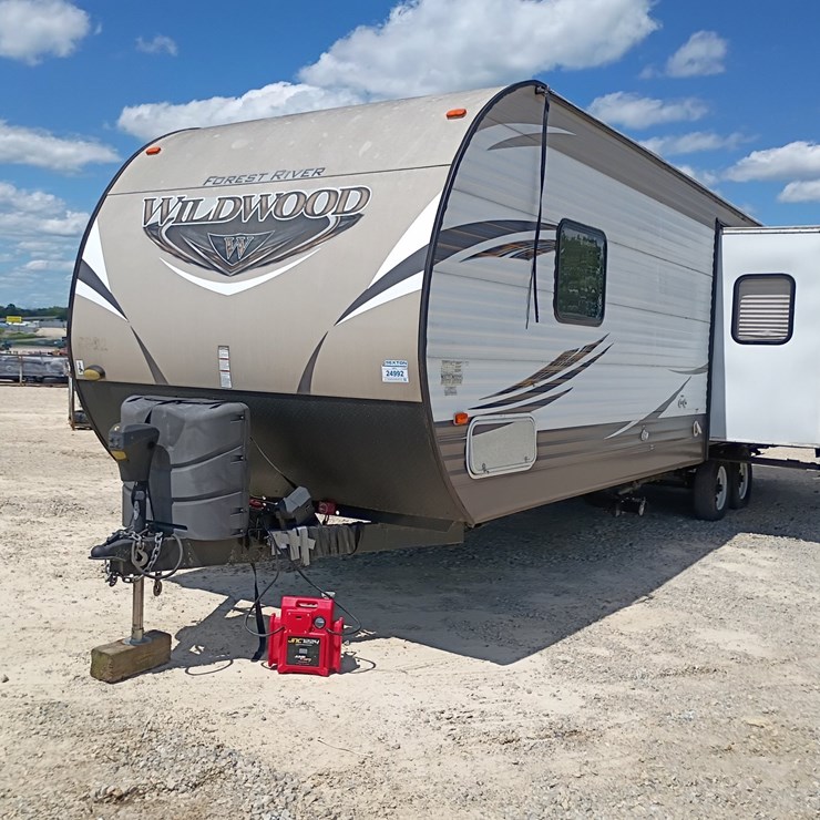 #24992 • 2016 Forest River Wildwood Camper Trailer