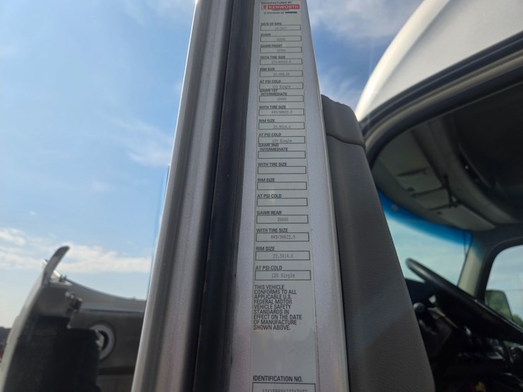 2018-kenworth-t680-image-49