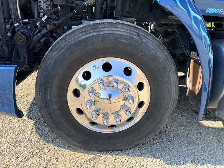 2021-peterbilt-579-image-86