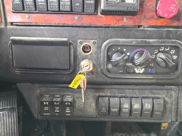 2006-western-star-4900-image-57