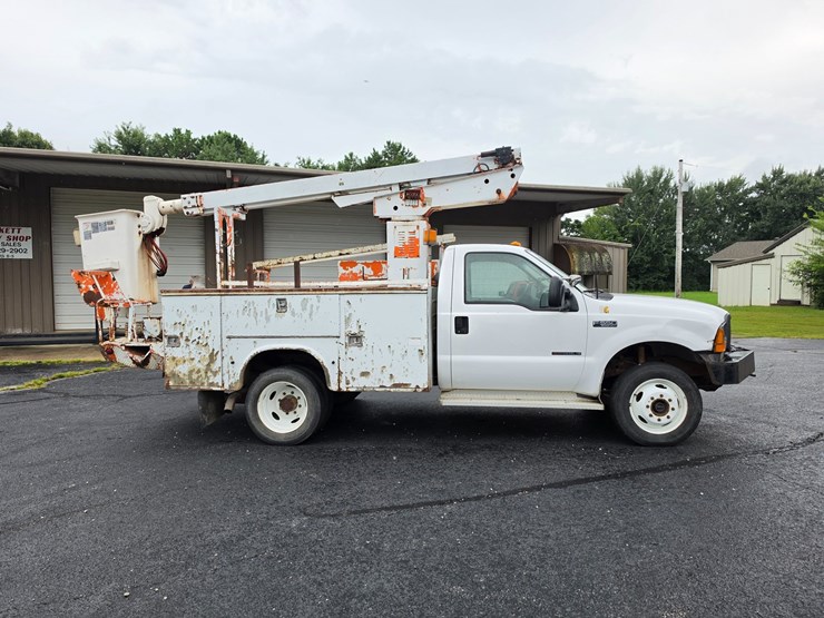 2000-ford-f550-image-16