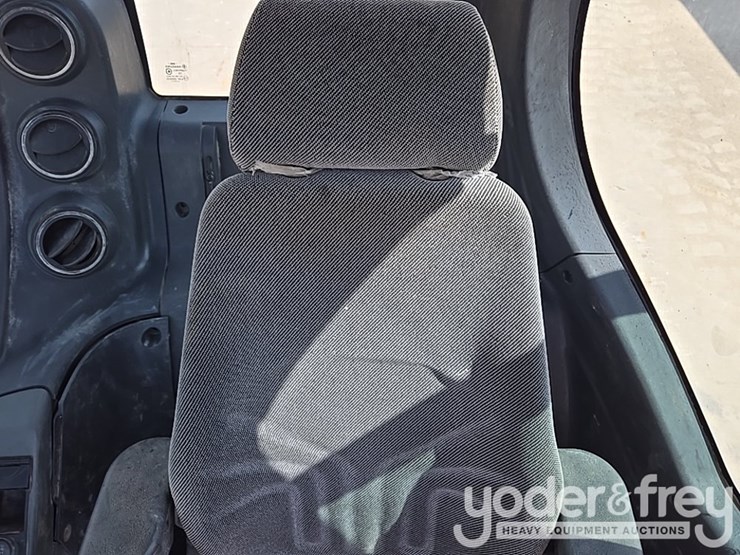 2015-hyundai-80cr-9a-image-50