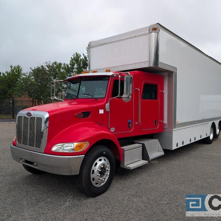 2010 PETERBILT 335