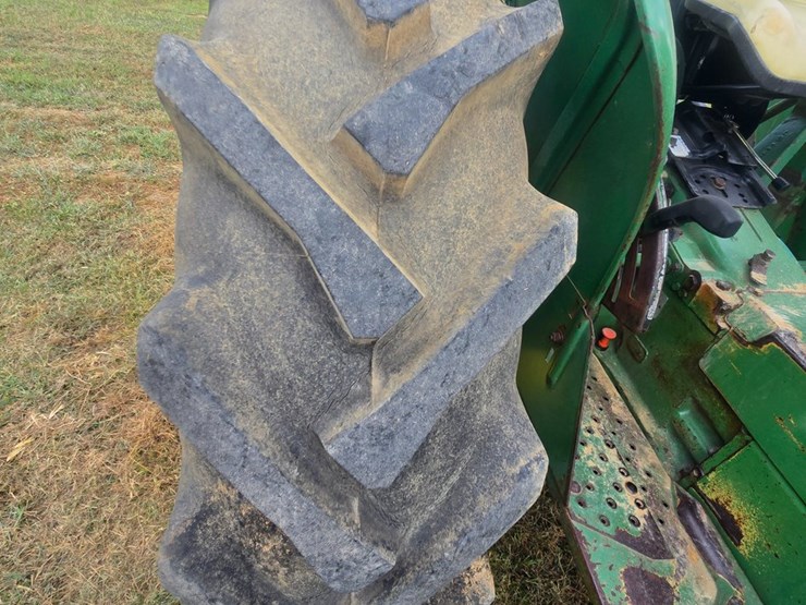 john-deere-2240-image-38