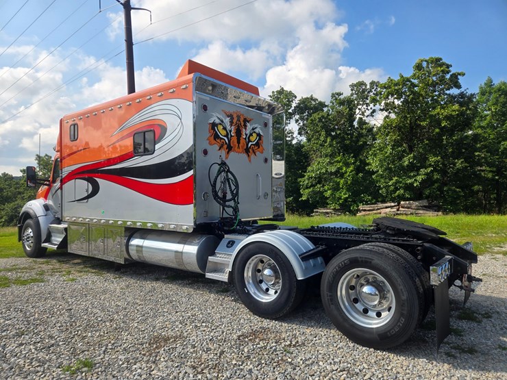 2019-kenworth-t880-image-11