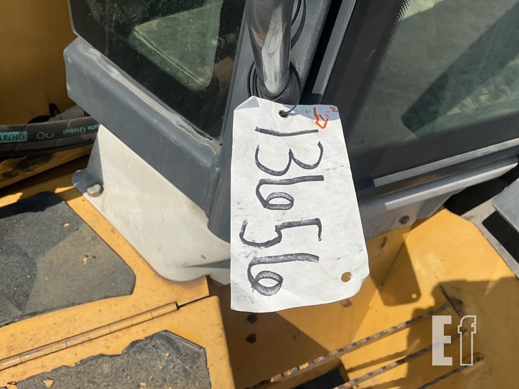 2017-deere-310sl-image-21