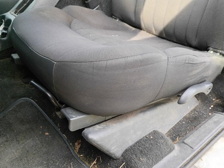 2003-chevrolet-blazer-image-32