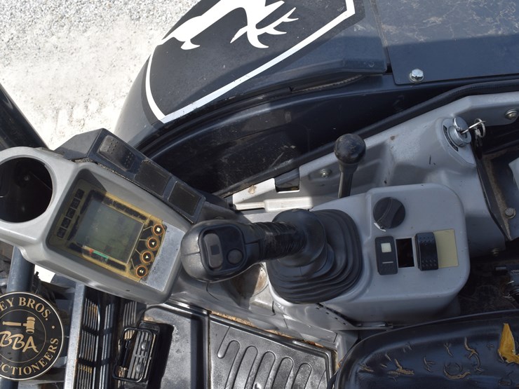 2020-deere-35g-image-36