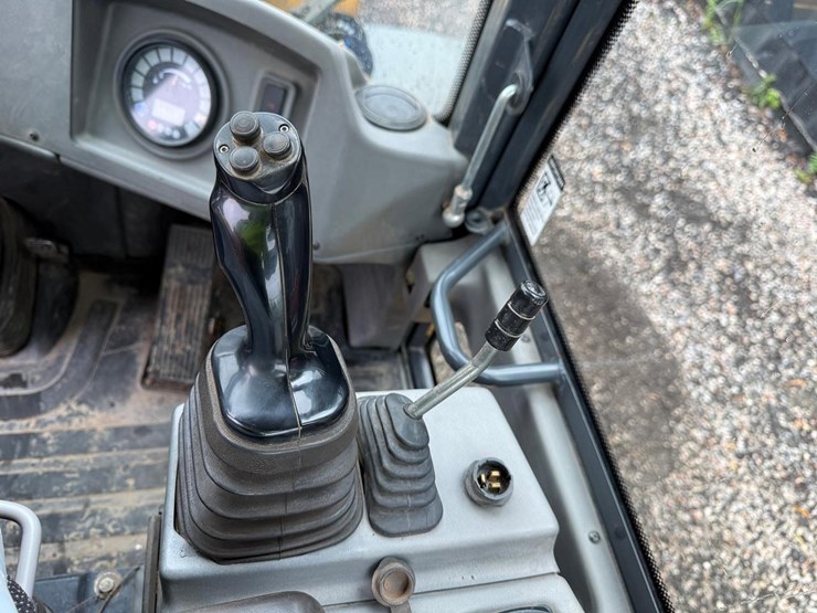 deere-324k-image-21