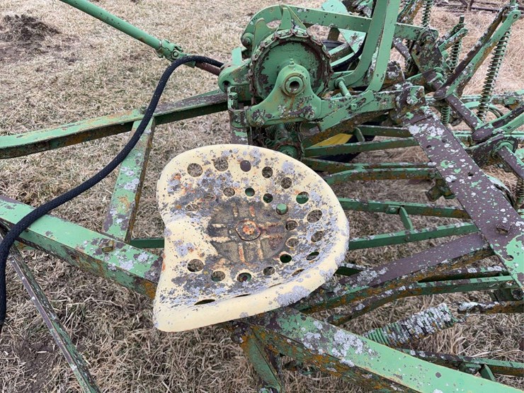 john-deere-chisel-plow-image-12