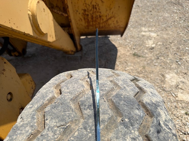 2000-deere-710d-image-21