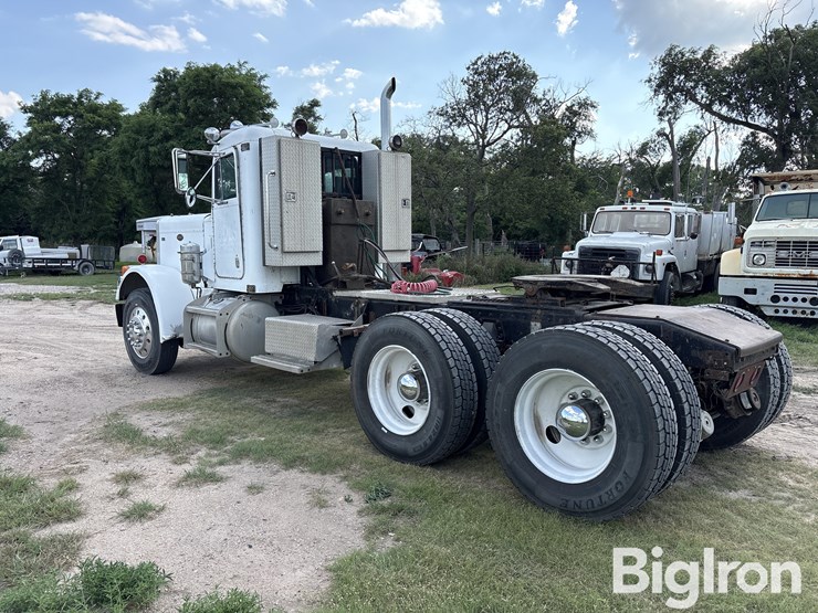 1982-peterbilt-359-image-7