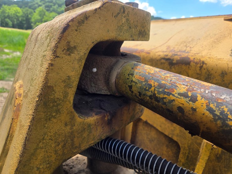 caterpillar-d6m-image-77