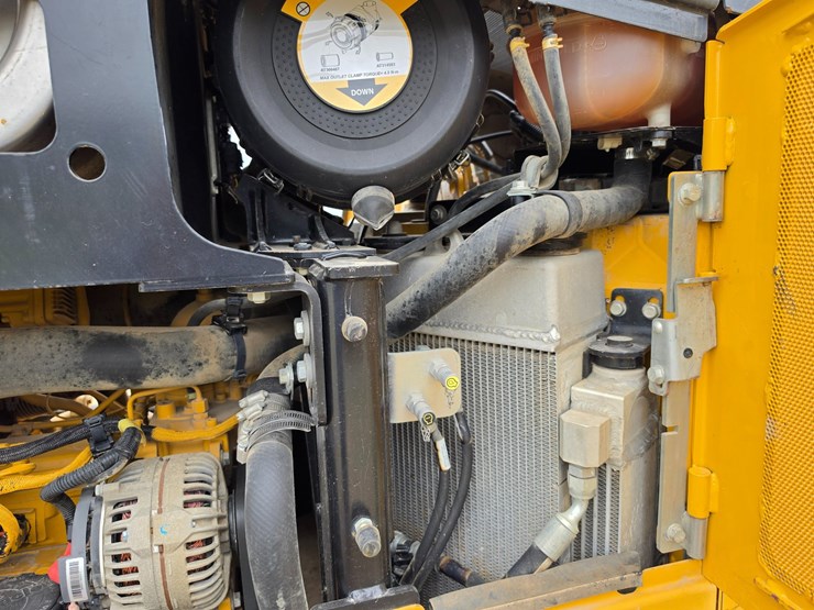 2015-deere-700k-image-31