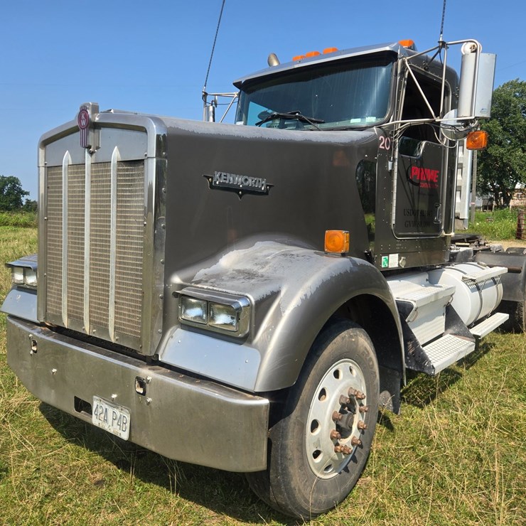2002 KENWORTH W900