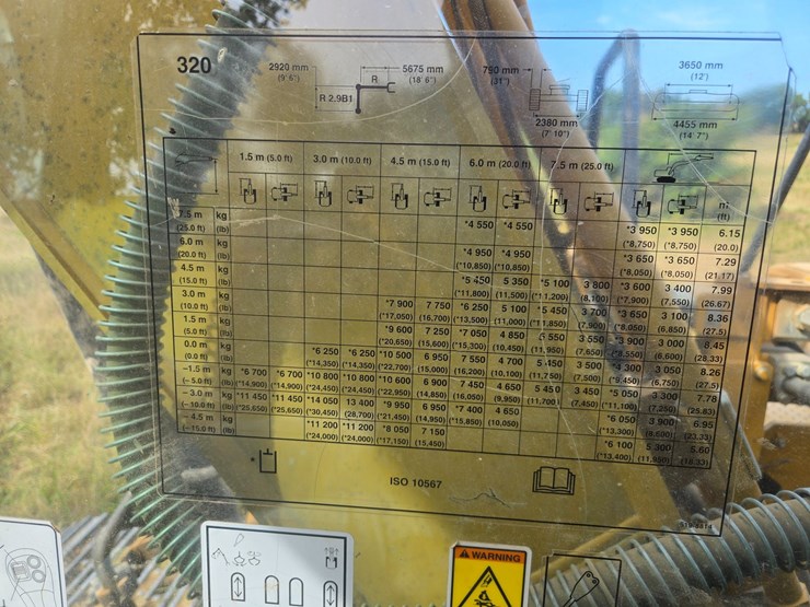 2019-caterpillar-320-image-62