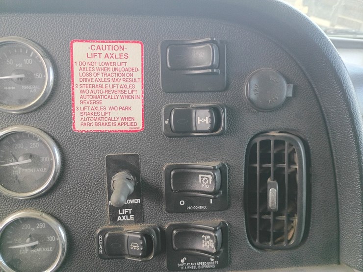 2014-peterbilt-367-image-54