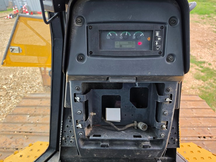 2015-deere-700k-image-46