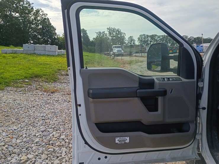 2018-ford-f350-image-26