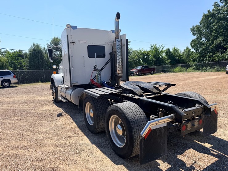2010-kenworth-t800-image-6