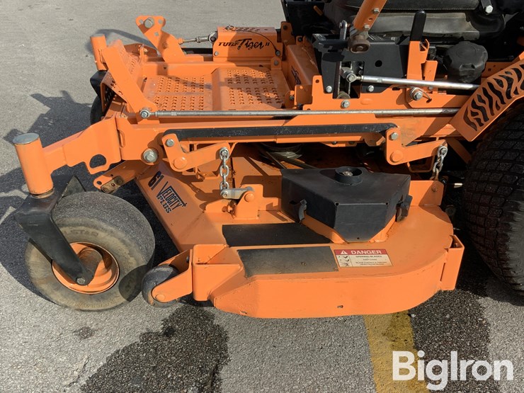 2024-massey-ferguson-730-image-17