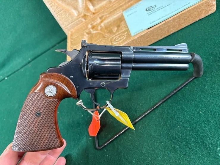 colt-diamondback-38spl-ctg-revolver-image-4