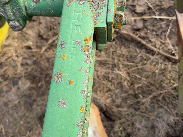 john-deere-pull-type-three-bottom-plow-image-19