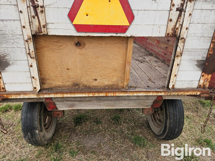 bus-brown-/-case-harvest-wagon-w/hoist-image-10
