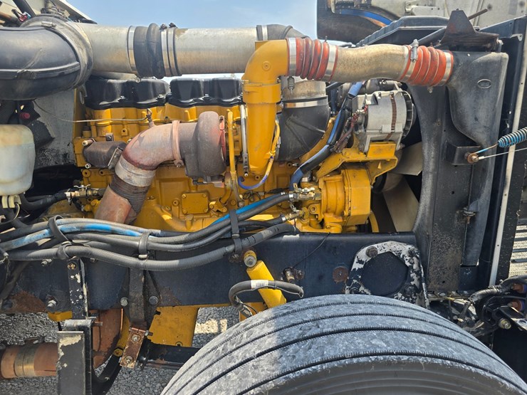 2000-peterbilt-379-image-63