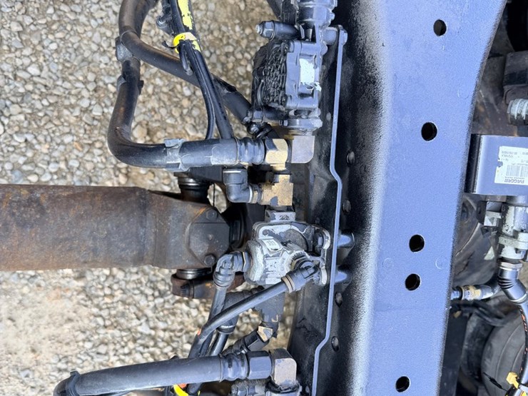 2021-peterbilt-579-image-52