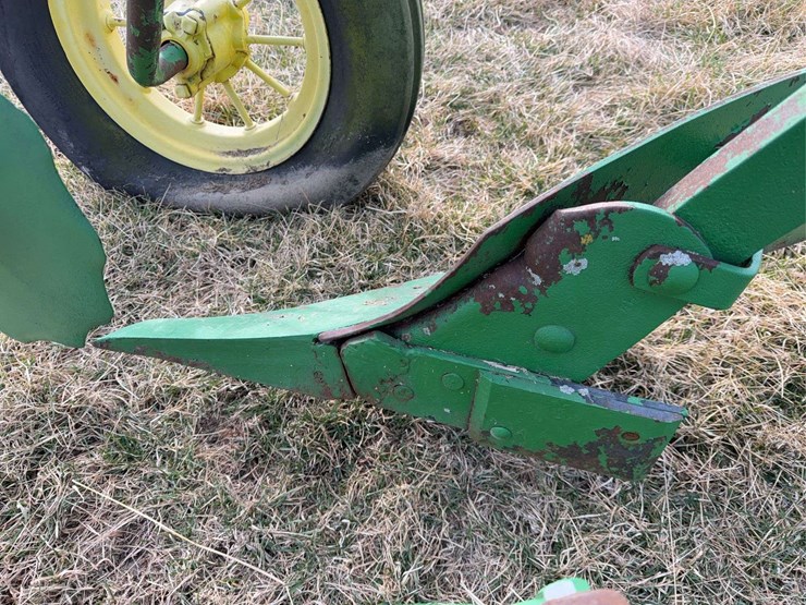 john-deere-pull-type-no.-44-two-bottom-plow-image-23