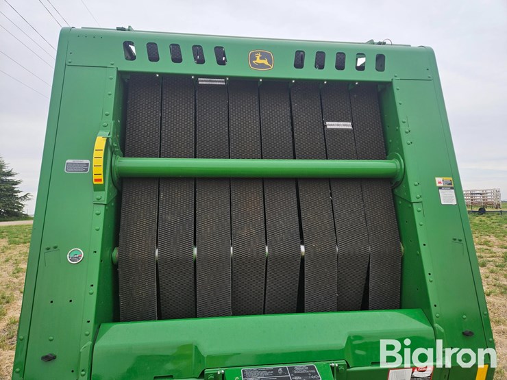 2019-john-deere-560m-image-12