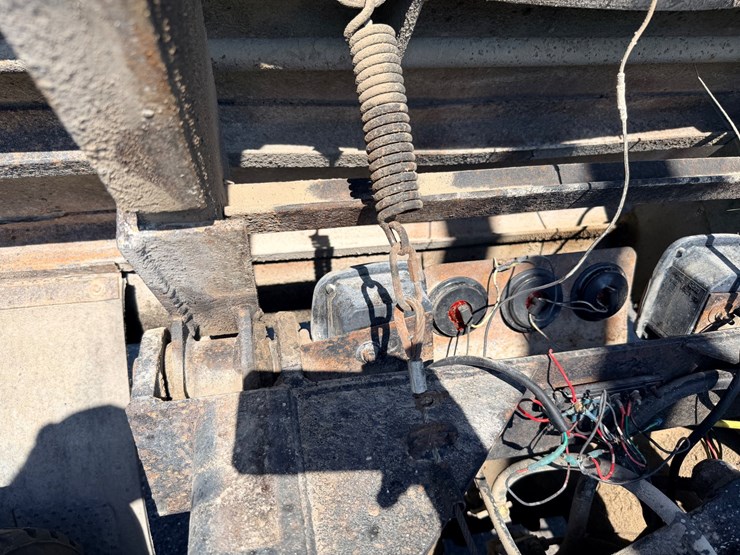 1993-mack-dm690s-image-38