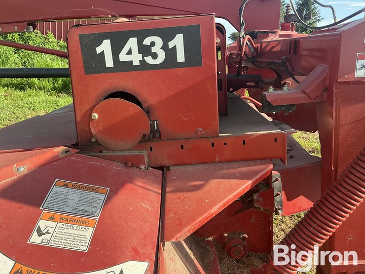 new-holland-1431-image-14