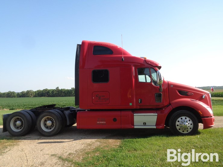2013-peterbilt-587-image-10