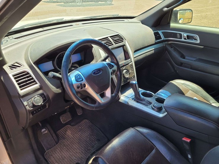2013-ford-explorer-image-15