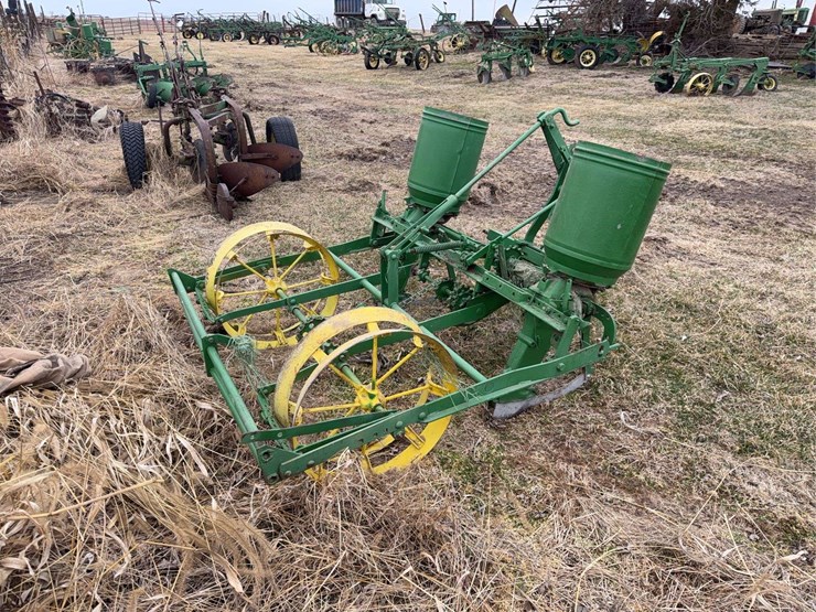 john-deere-two-row-planter-image-5
