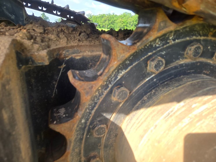 2015-caterpillar-521b-image-65