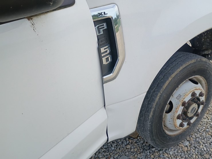 2018-ford-f350-image-33