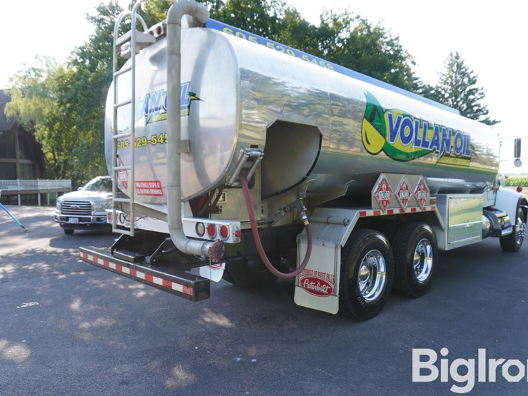 2004-peterbilt-330-image-7