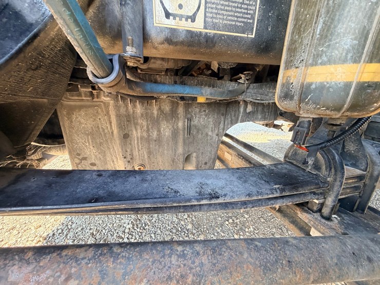 2021-peterbilt-579-image-95