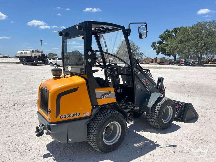 2023-giant-g2500-hd-image-3