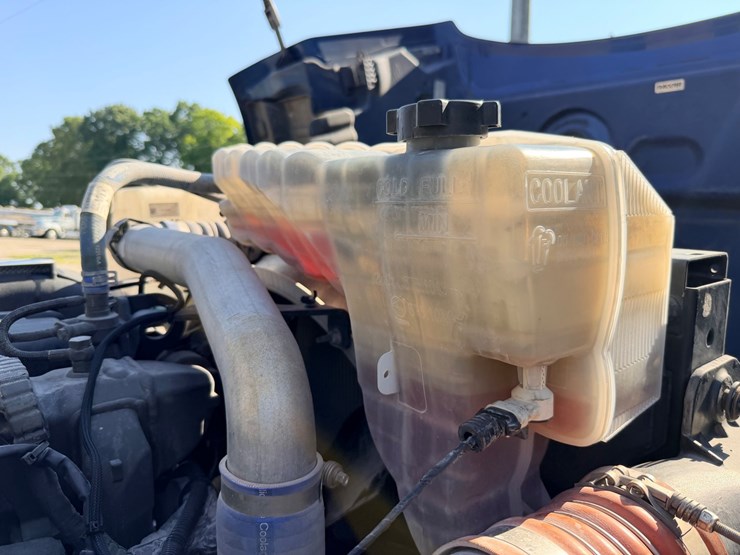 2021-peterbilt-579-image-108