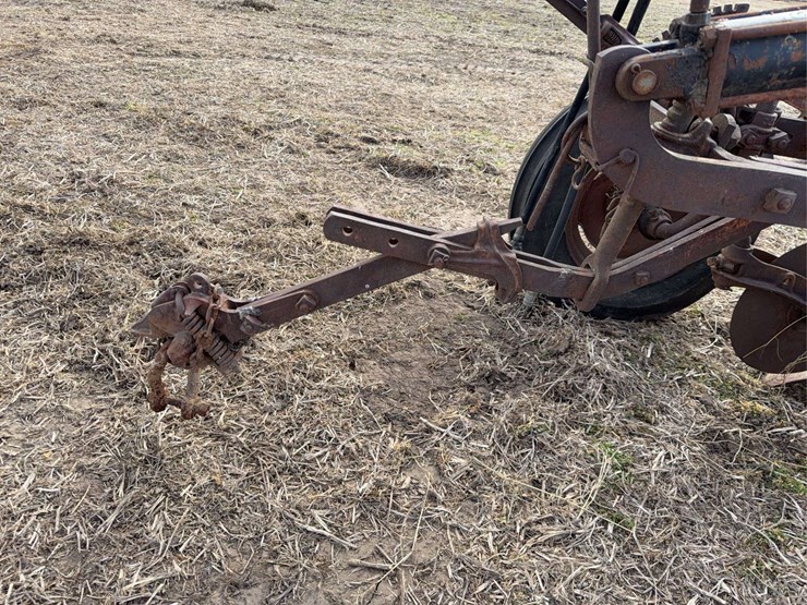oliver-pull-type-three-bottom-plow-image-11