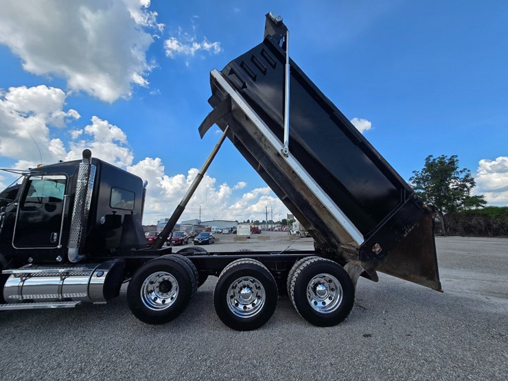 2015-kenworth-t800-image-73